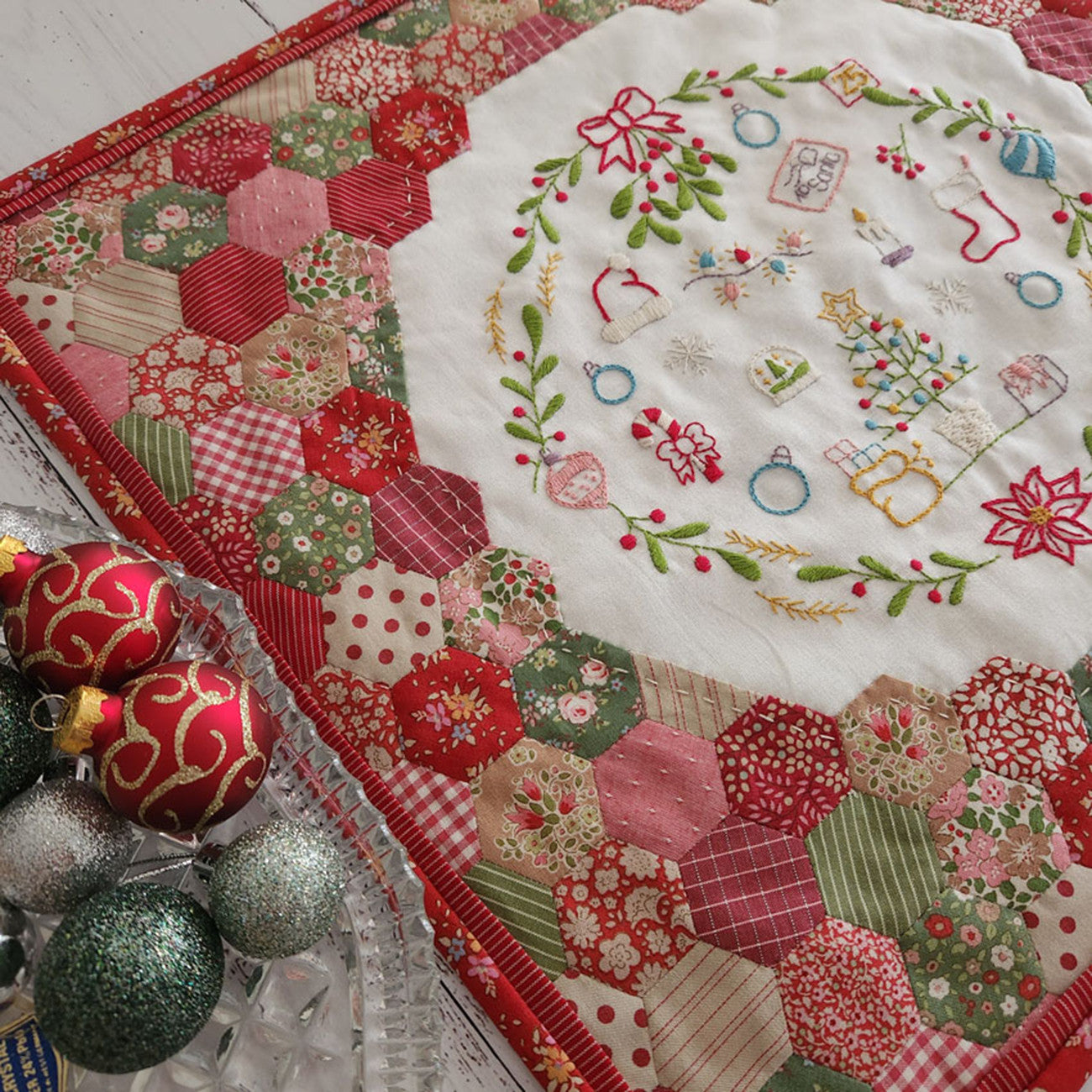 Merry Mistletoe Mini Quilt mönster -se beskrivningen  - Lilabelle Creations