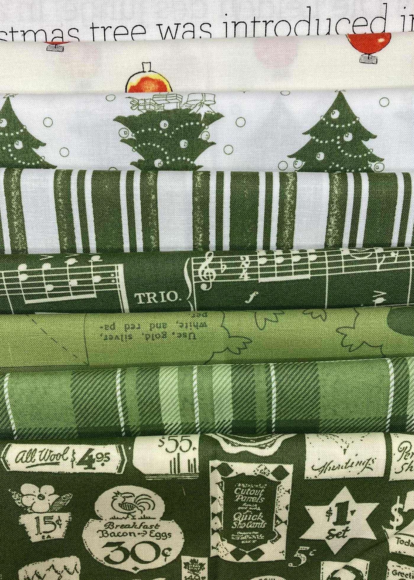 Classic Christmas GREEN tygpaket (8x28) Riley Blake