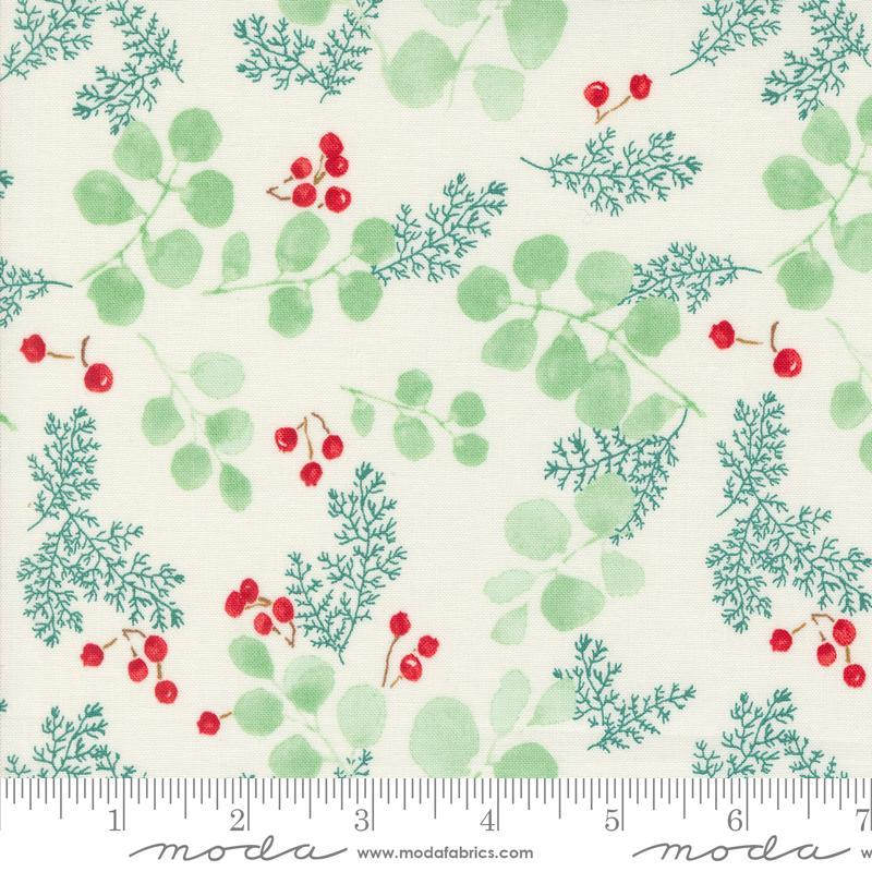 Winterly Cream Greenery & Berries  - 50 cm - Robin Pickens